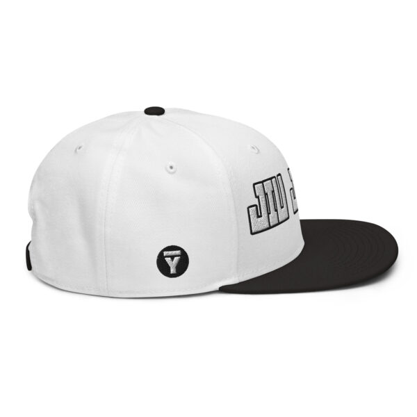 snapback-black-white-white-right-side-68e26f7f1bf3a.jpg